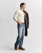 Strickpullover mit Zopfmuster