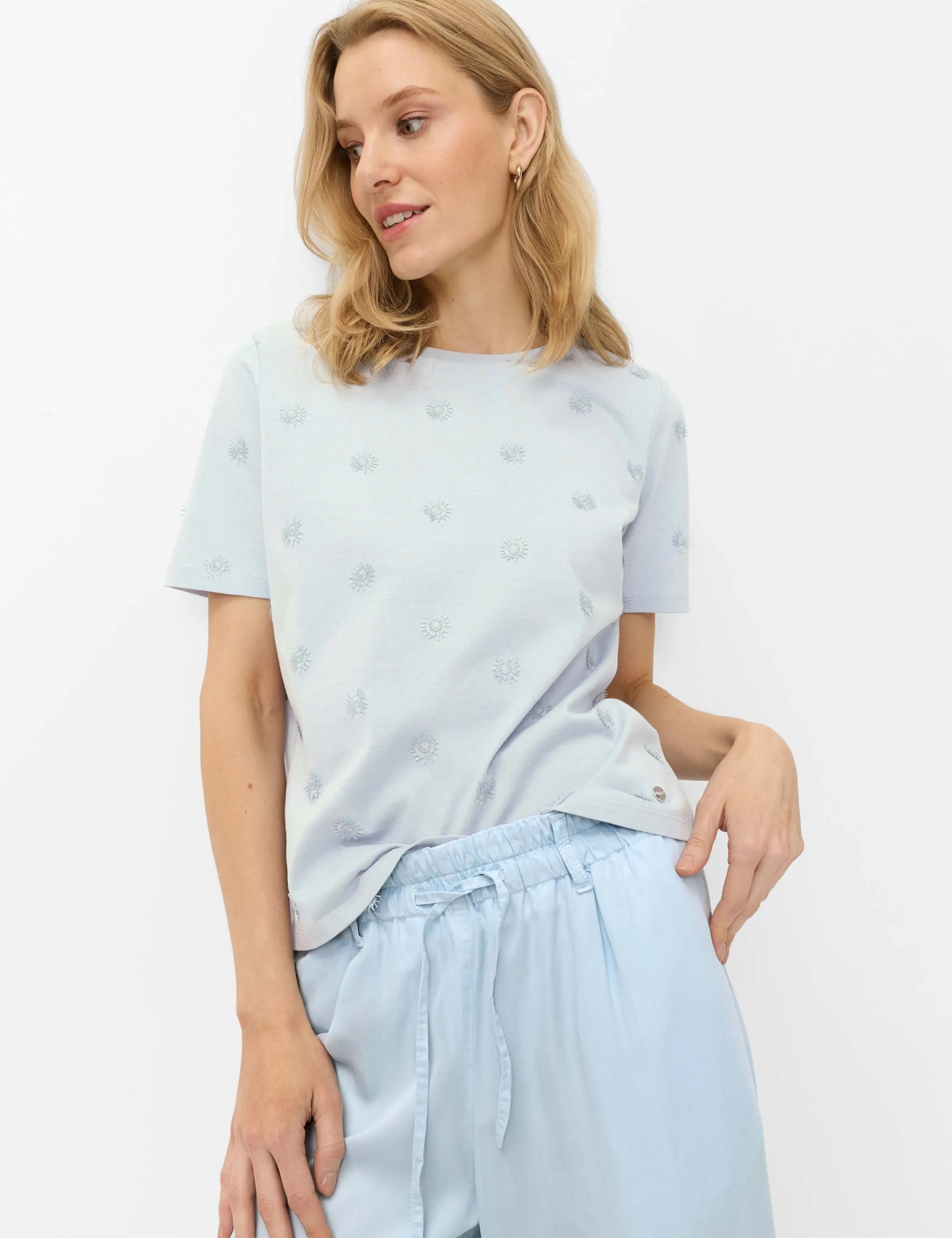 Shirt CIRA S mit Blumensickerei