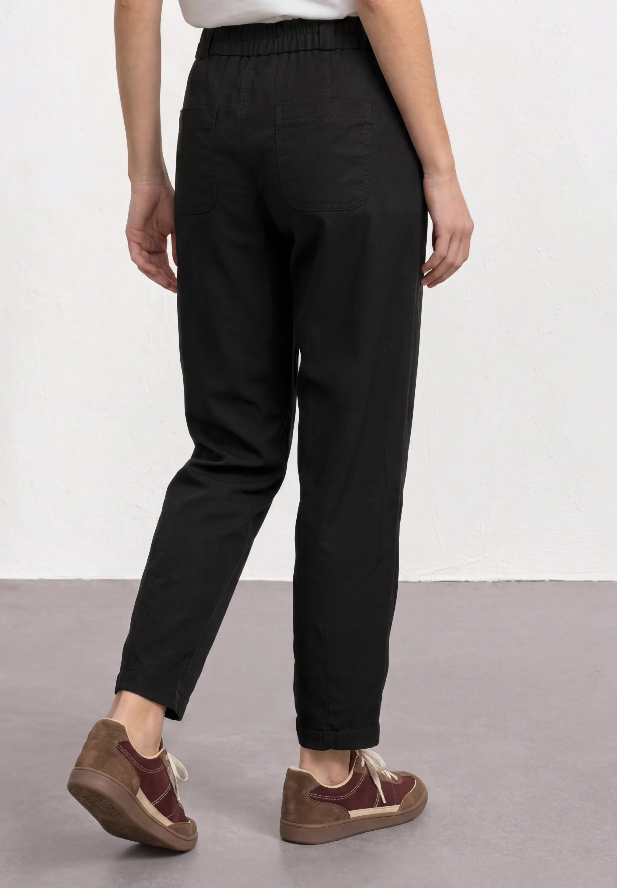 Barrel Leg Hose mit Schnallendetail
