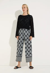 Ajour-Strickpullover mit ausgestelltem Ärmel