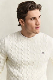 Strickpullover mit Zopfmuster