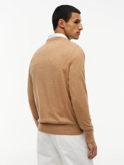 Feiner Strickpullover mit V-Ausschnitt