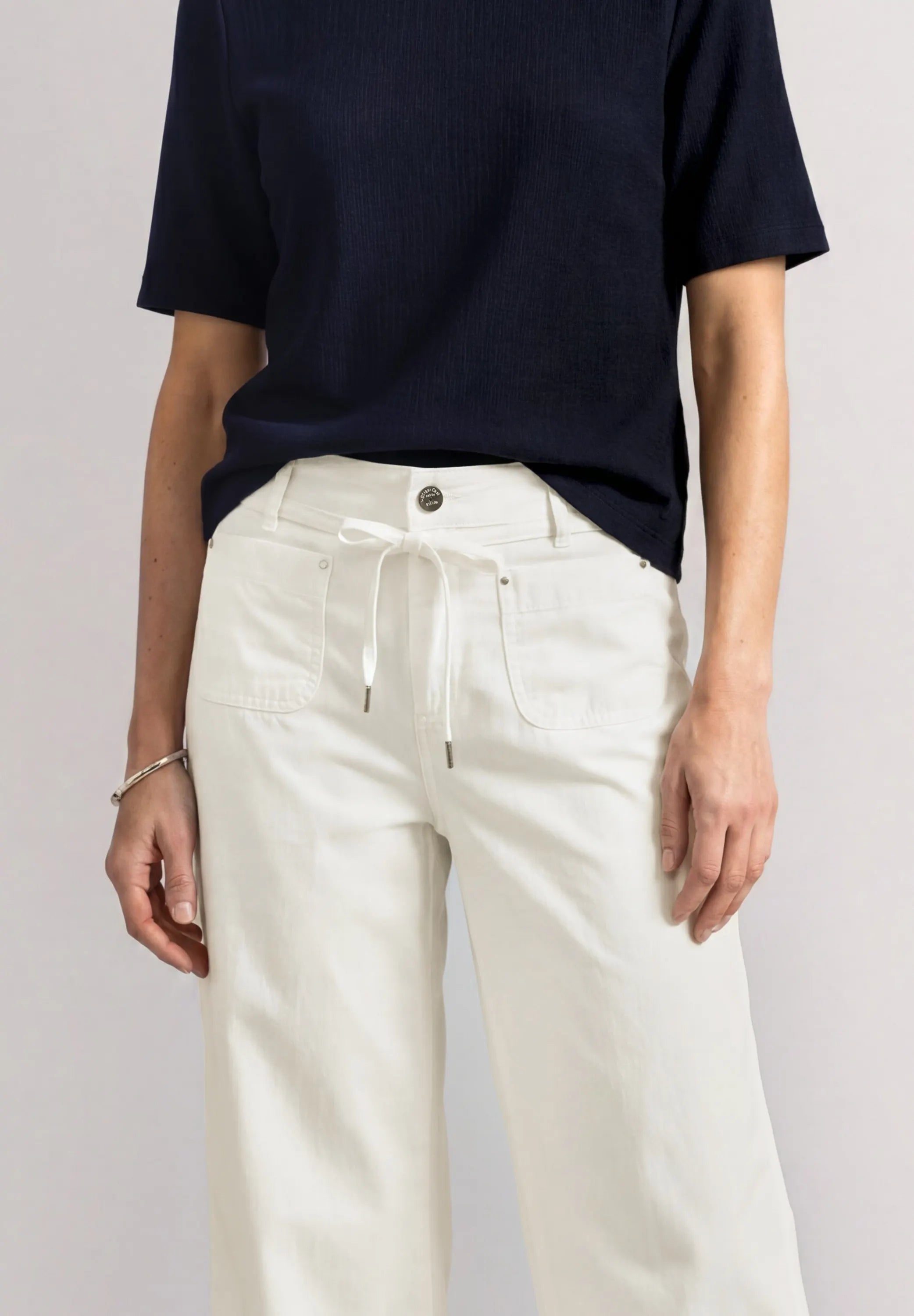 Straight Leg Hose in Washed-Optik