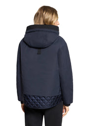 Winterjacke mit Kapuze