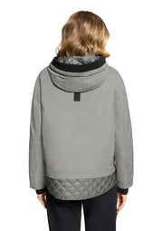 Winterjacke mit Kapuze