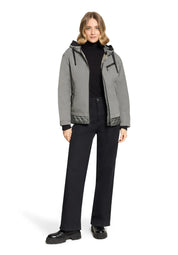 Winterjacke mit Kapuze