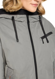 Winterjacke mit Kapuze