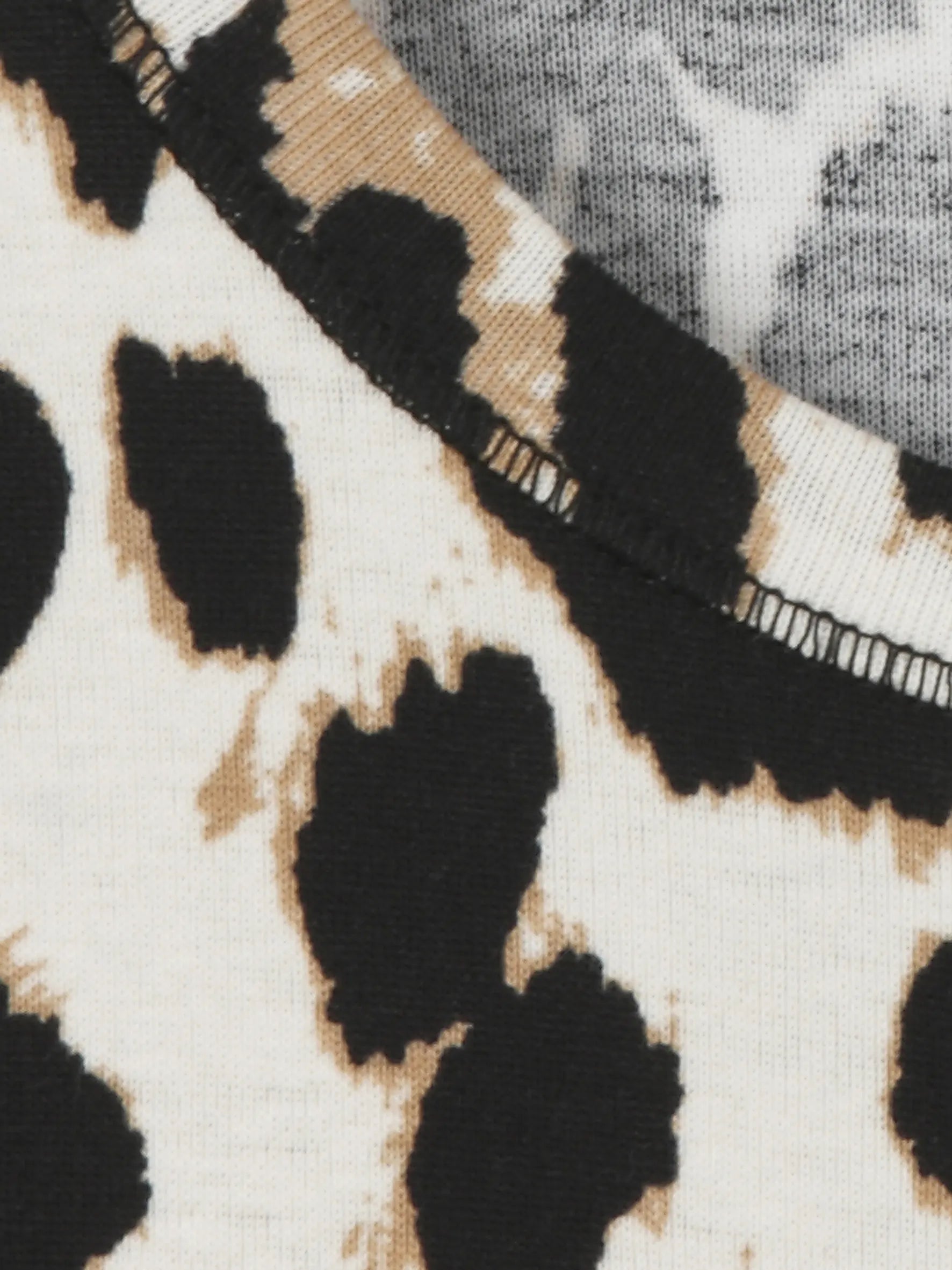 T-Shirt mit Leo-Print