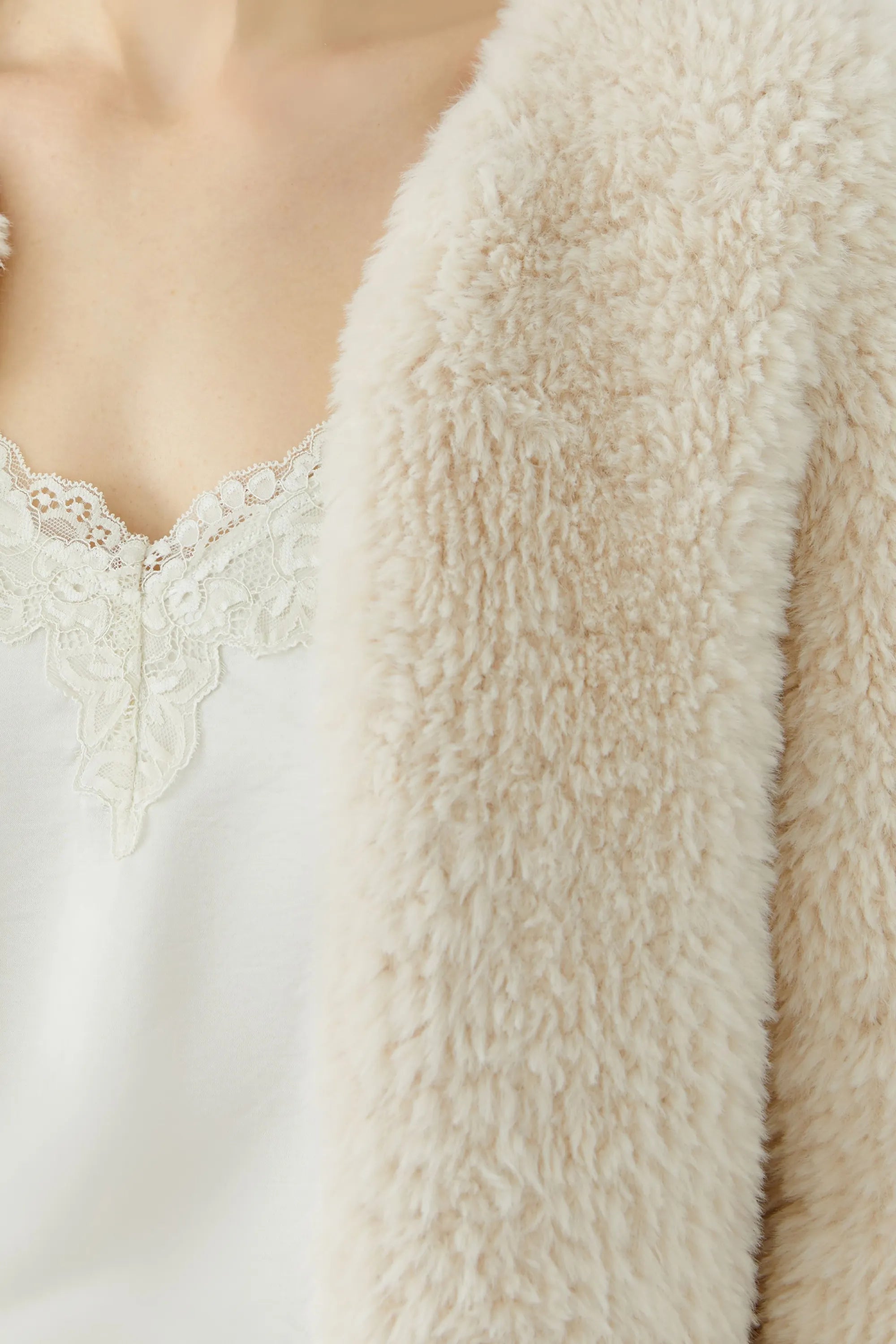 Teddy-Strickjacke