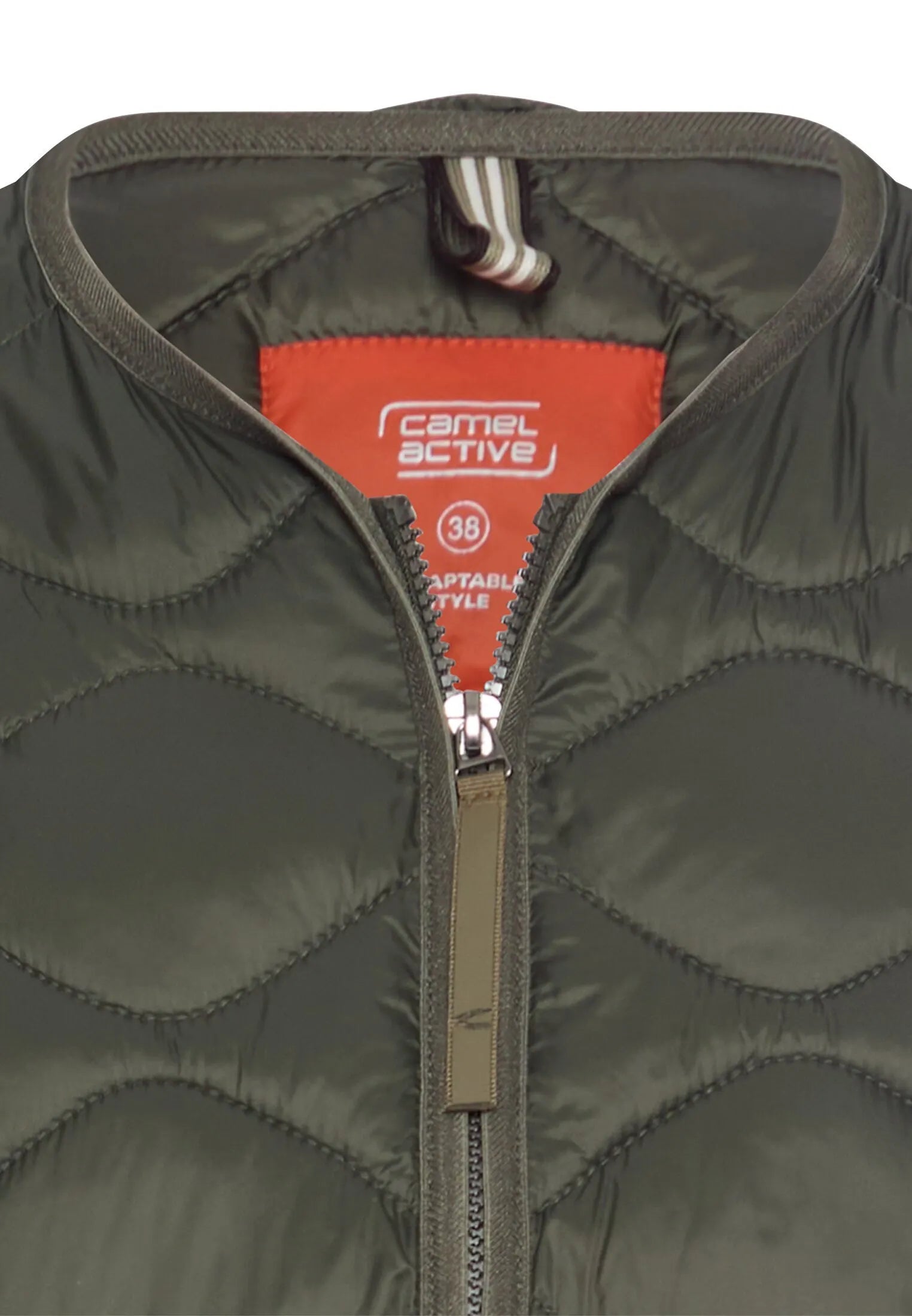 Steppjacke mit Rundhalsausschnitt