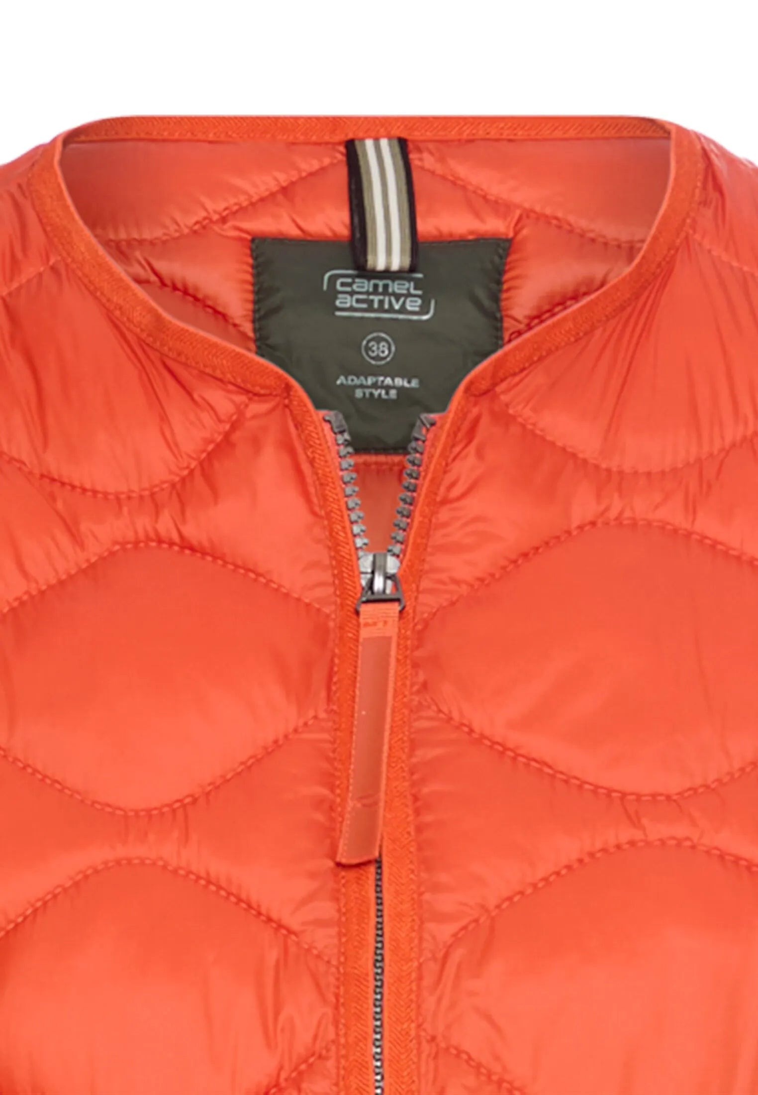 Steppjacke mit Rundhalsausschnitt
