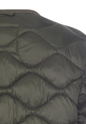 Steppjacke mit Rundhalsausschnitt