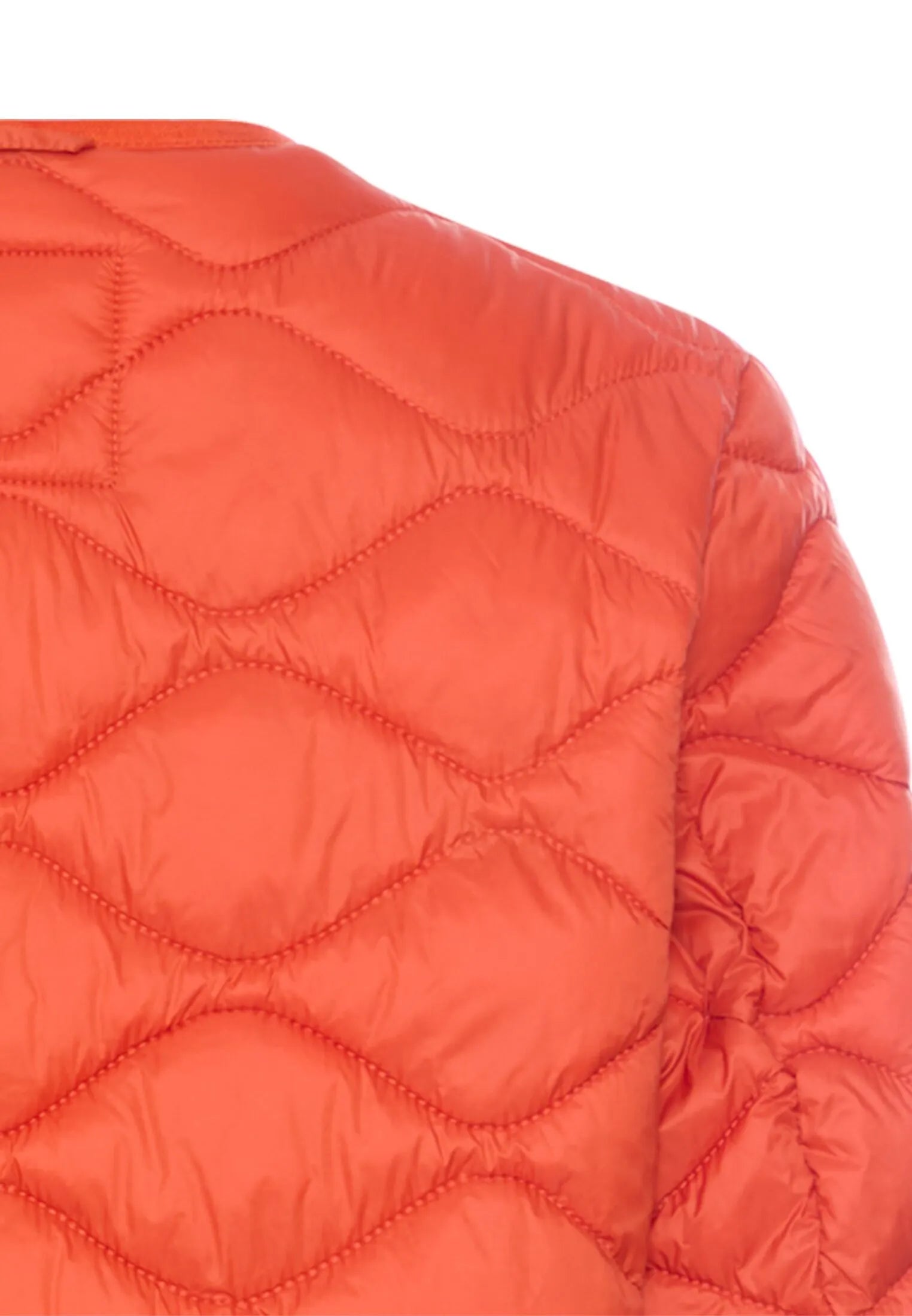 Steppjacke mit Rundhalsausschnitt