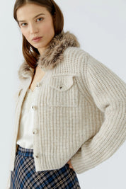 Strickjacke mit abknöpfbarem Kunstfellkragen