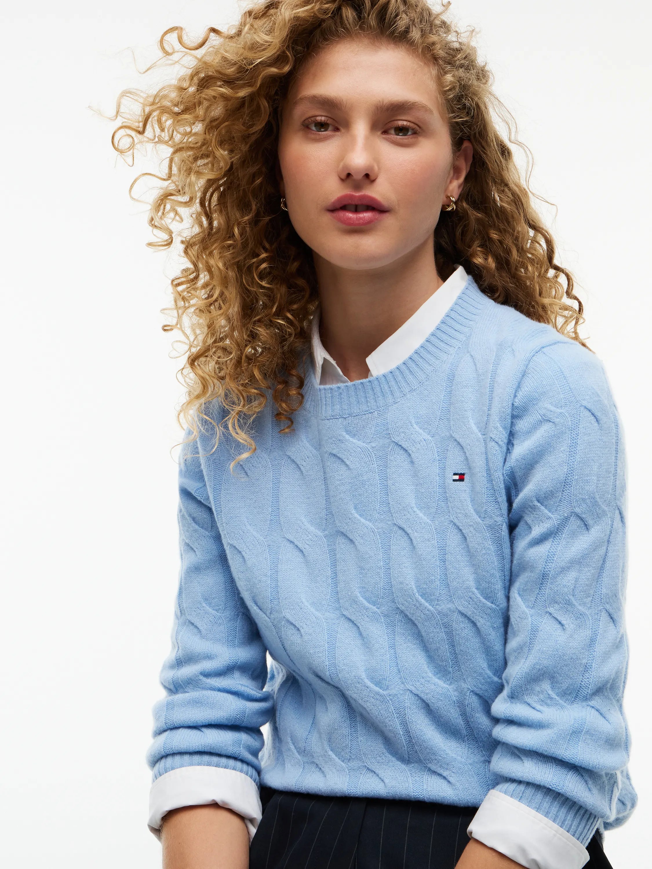Strickpullover mit Zopfstrickmuster