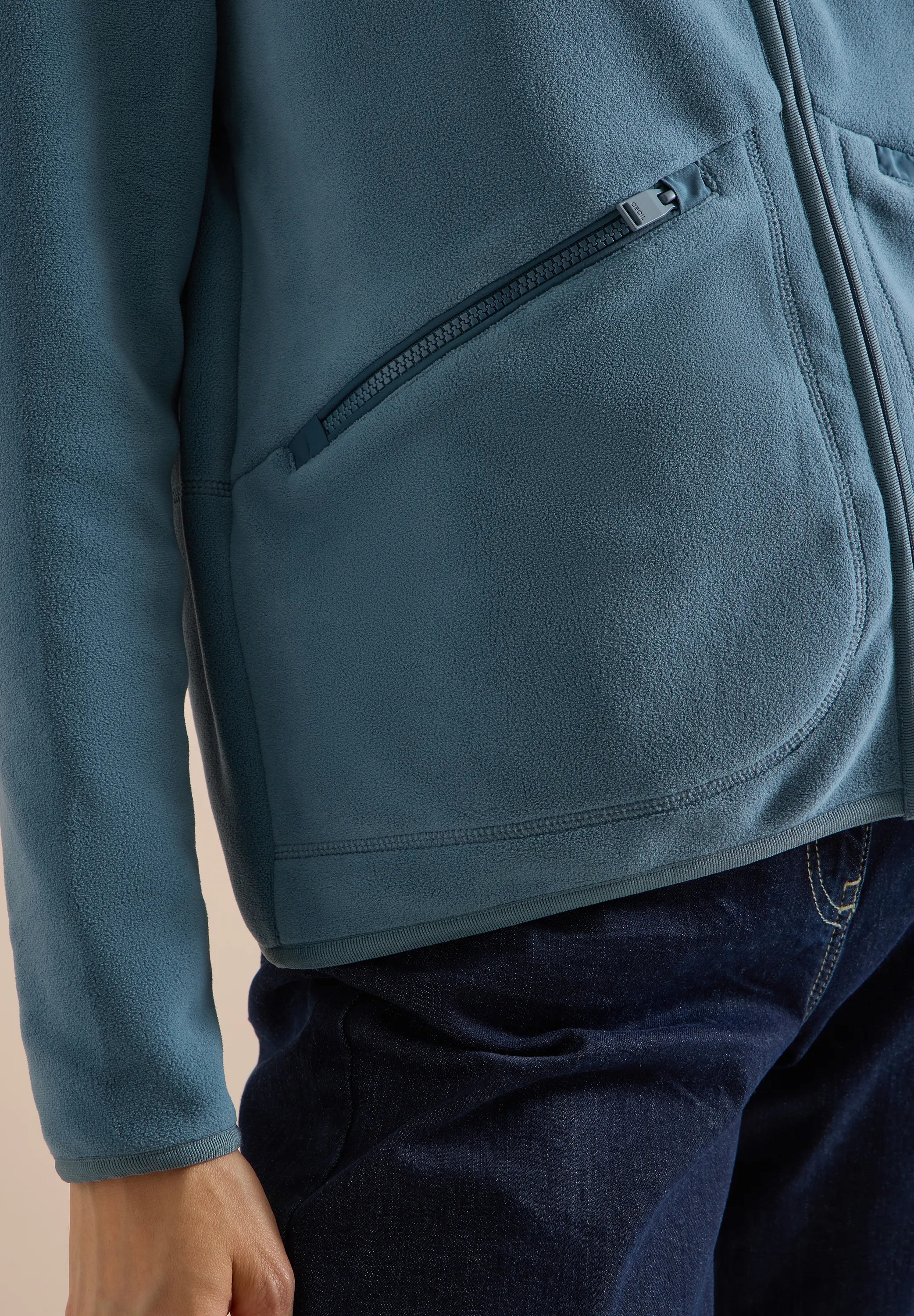 Fleecejacke mit Kapuze