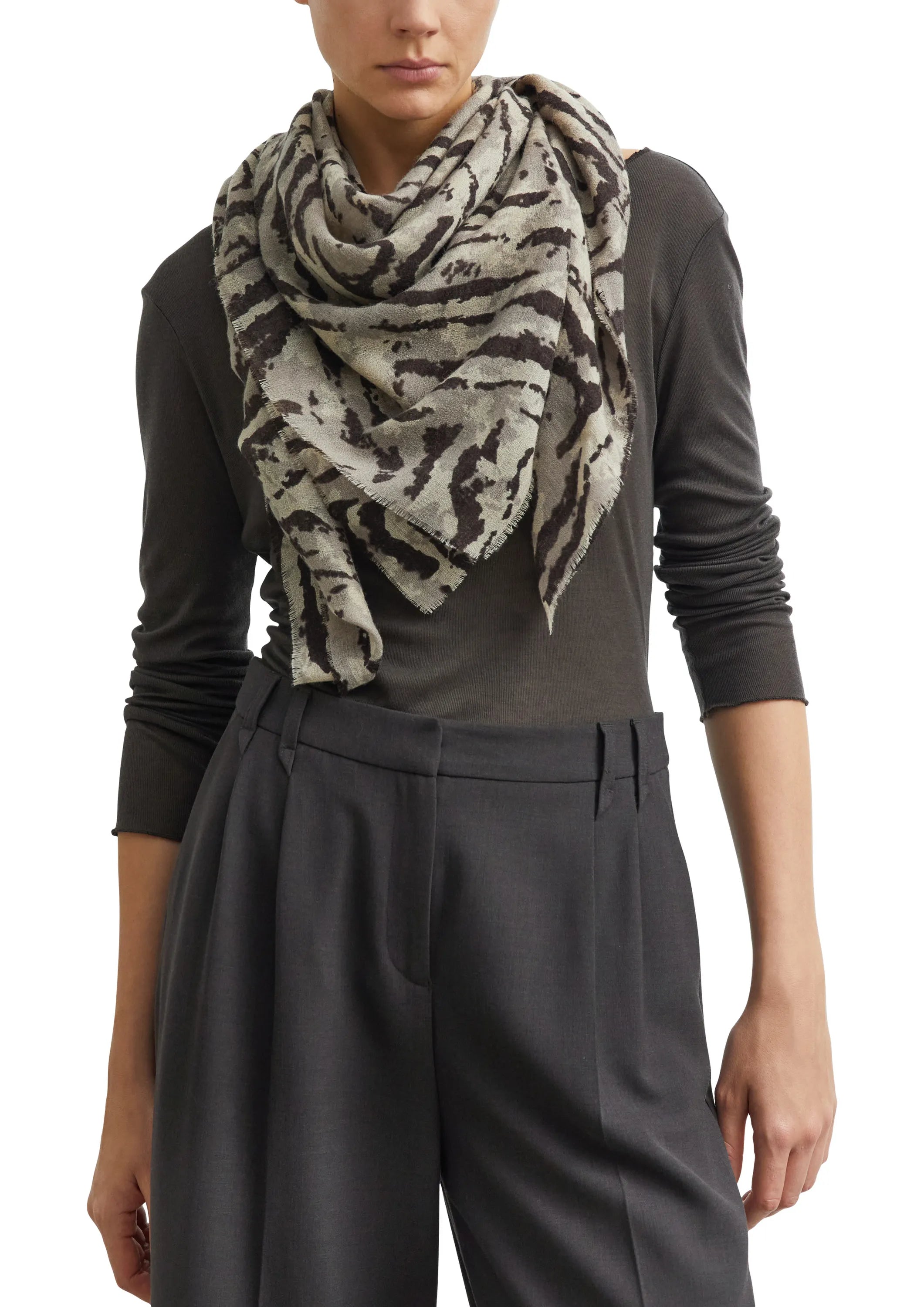 Wollmix-Tuch mit Animal-Print