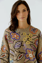 Strickpullover mit Blumenstickerei
