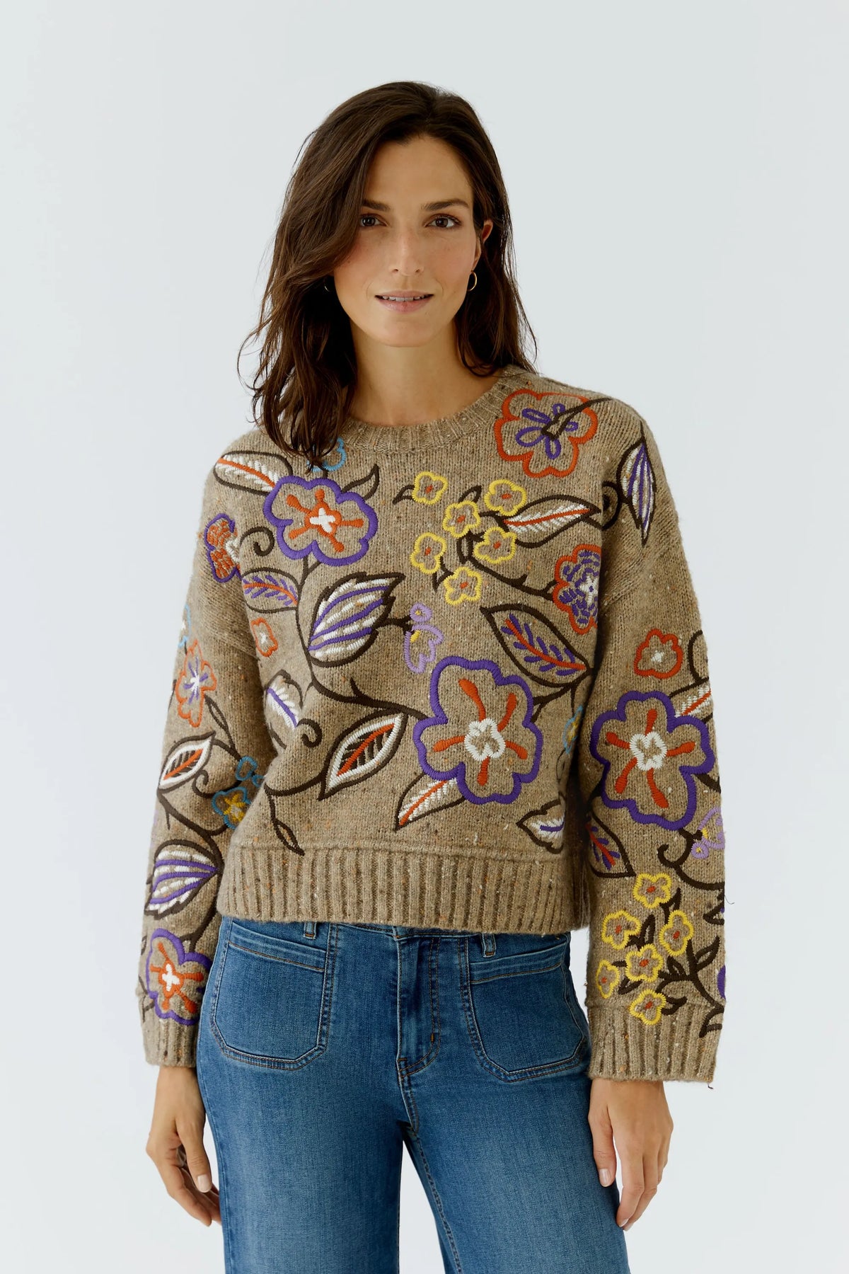 Strickpullover mit Blumenstickerei