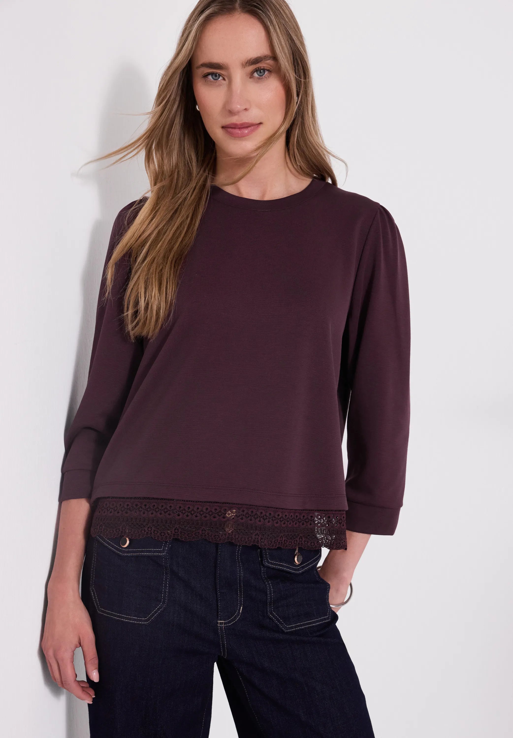Langarmshirt mit Spitzendetail