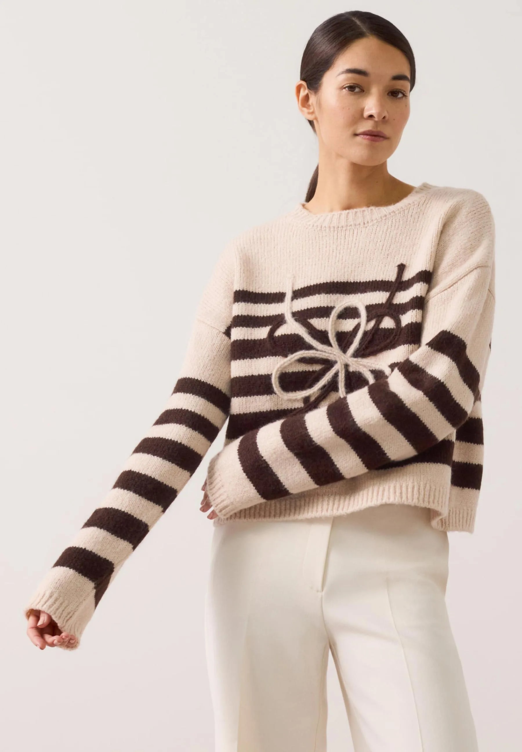 Strickpullover mit Streifen