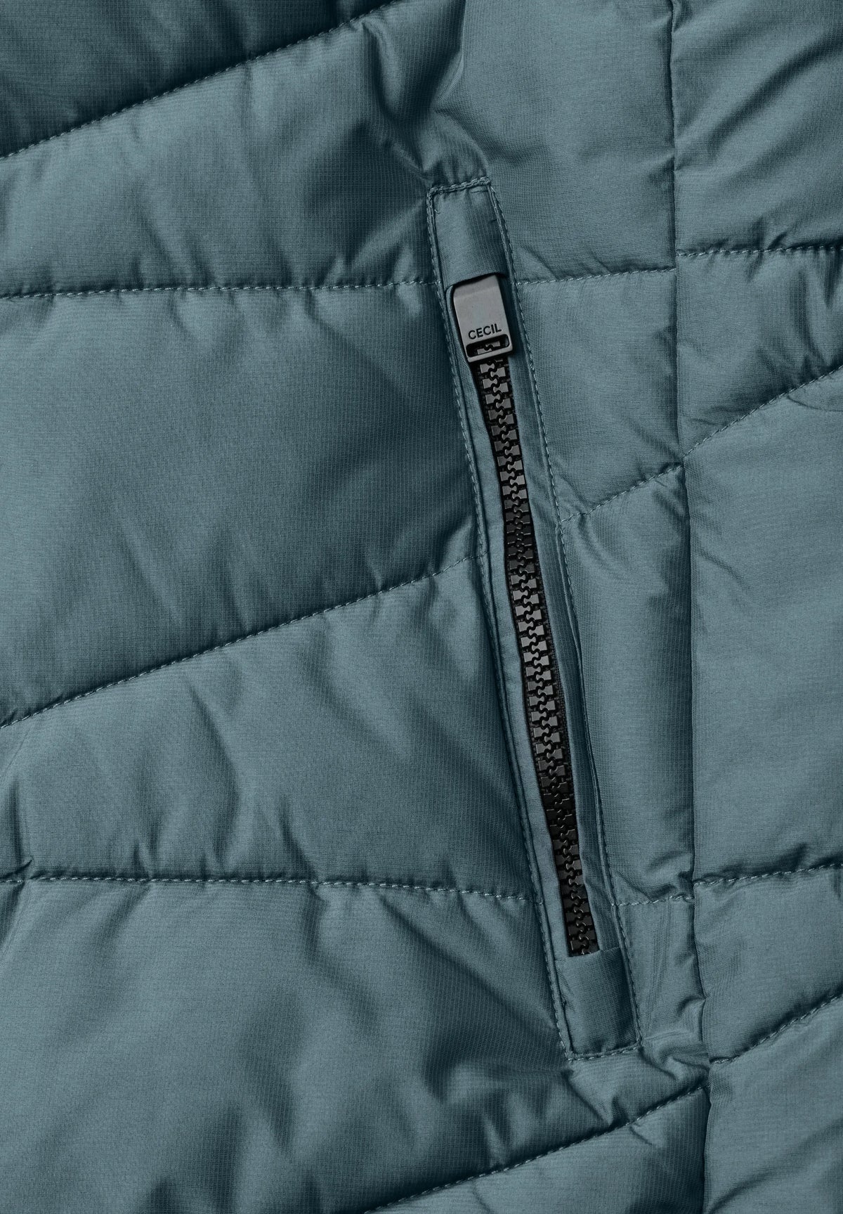 Steppjacke mit Kapuze