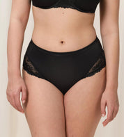 Hochgeschnittener Slip mit Spitzendetails