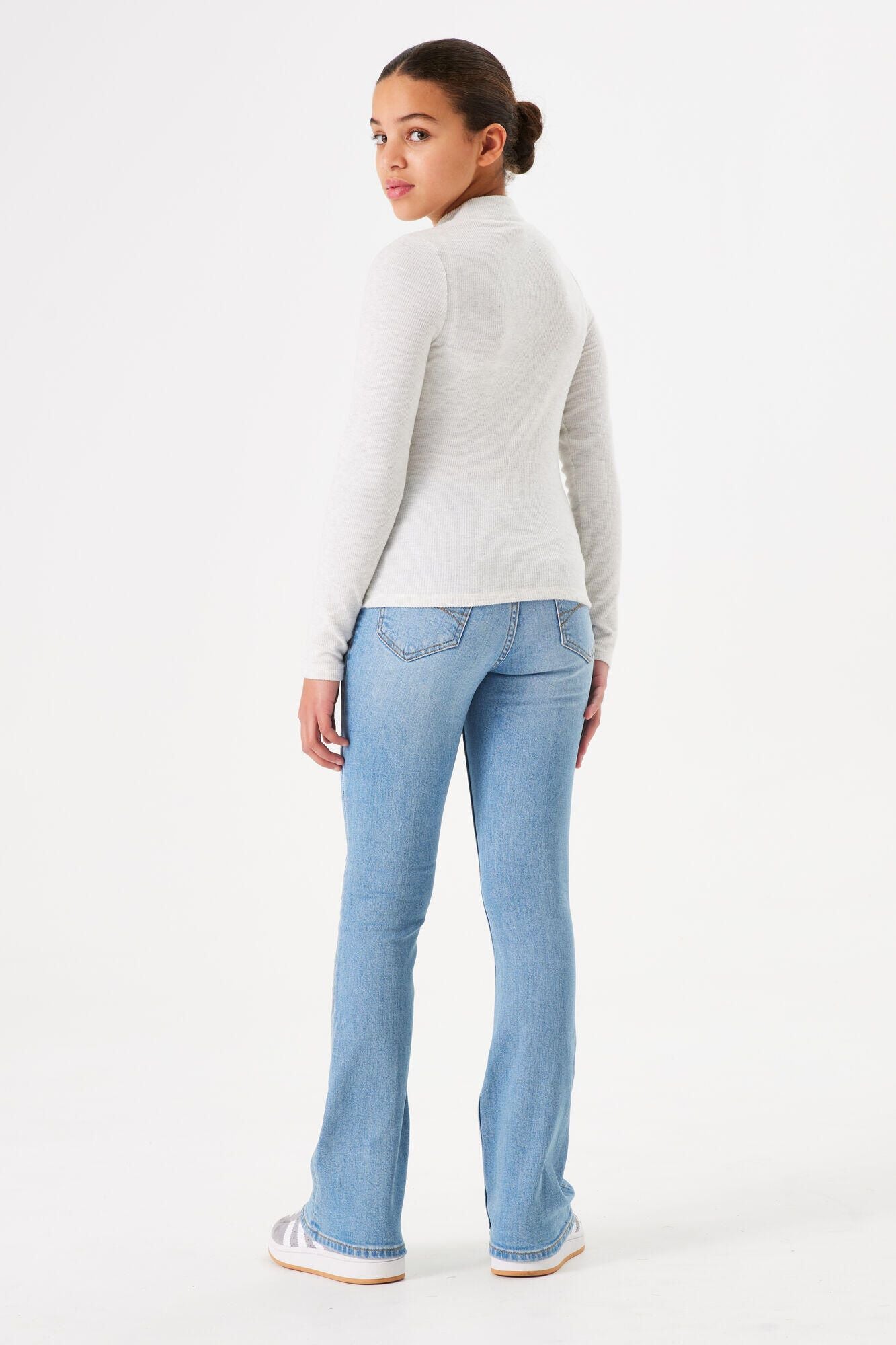 Jeans mit ausgestelltem Bein