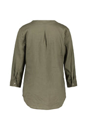 Leinenbluse mit V-Ausschnitt
