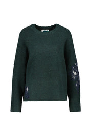 Strickpullover mit Stickereien