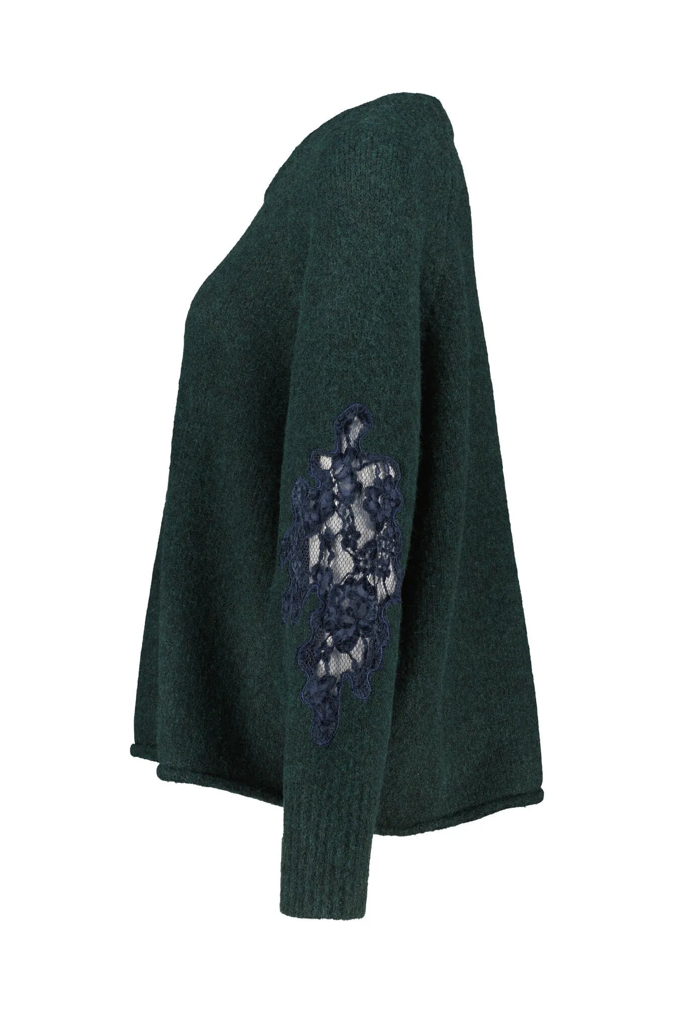 Strickpullover mit Stickereien
